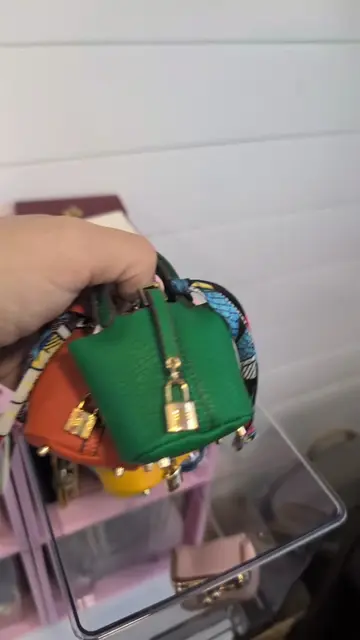 Replying to @viperdayle3 horse feed bag is another name I think a lot of people correlate with this style #bagcharm