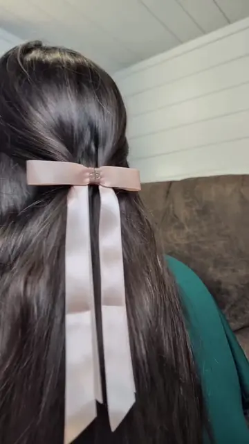 love love this bow clip!  #hairbow #bowclip