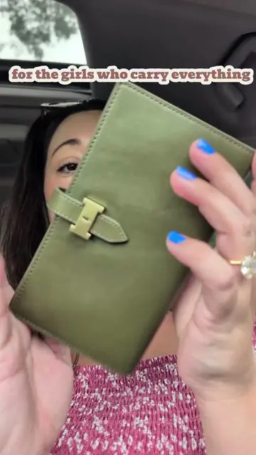 where are my girls that carry everything in their wallet? those who live by cash alone? those who still use a checkbook? this wallet is perfect for that!  #plgpartner #portlandleather