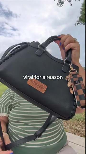 how gorgeous is this bag y'all? #wranglerbags #bagtok