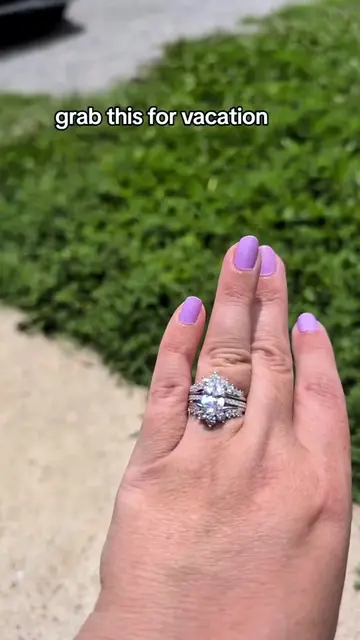 how STUNNING is this ring? and even more stunning is the fact that it's so affordable - perfect for daily wear or to use as a travel ring!  #dealsforyoudays #effiny #travelring