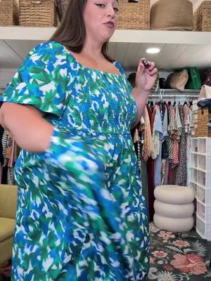 so much stretch on this one - absolutely gorgeous  #plussizefashion