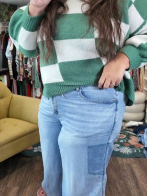 light as a feather judy blues! #plussizefashion #plussizecommunity #judybluedenim #judyblue
