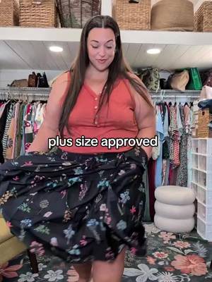 beautiful skirt by carcos #plussizefashion