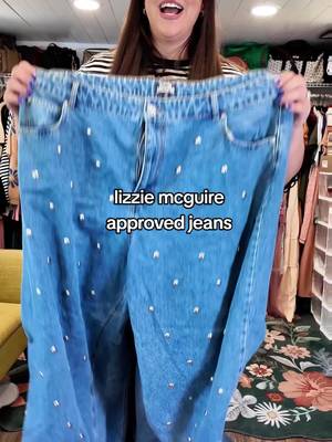 one of my favorite jeans recently #plussizeootd #plussizefashion #curvymoms #curvyfashion #curvyjeans