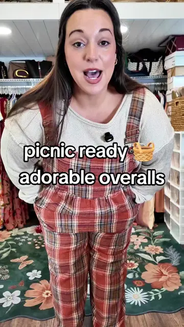 adorable flannel overalls by bloomchic  #flannel #fallfashion #plussizeootd #plussizefashion