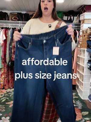 affordable and plus size jeans that don't break the bank #plussizefashion #plussizequeen #plussizejeans #bloomchic