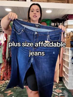 in LOVE 🥰  #plussizeoutfits #plussizefashion #plussizejeans #jeansforwomen #curvyfashion