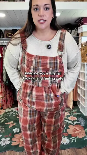 flannel overalls - who knew I needed these in my life? #plussizefashion #fallaesthetic
