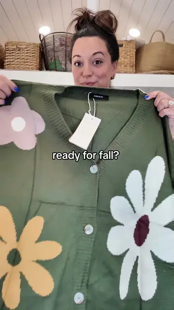 ready for those crispy autumn days #plussizefashion #sweaterweather #falloutfits