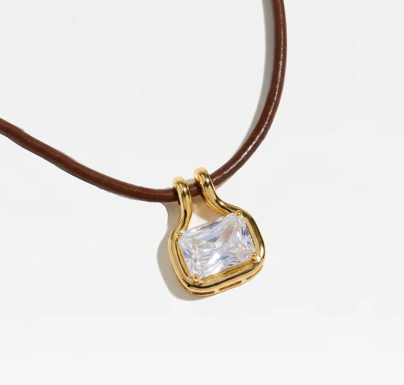 THE NAIA GEM PENDANT Necklace, Fashion Costume Jewelry Accessory
